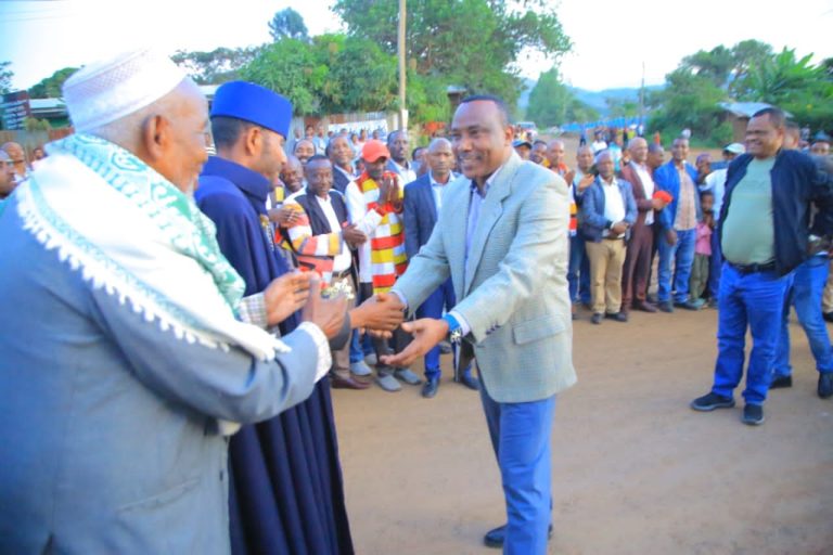 በርዕሰ መስተዳድር ዶ/ር ኢንጂነር ነጋሽ ዋጌሾ የተመራ የክልሉ ከፍተኛ አመራሮች ልዑክ ዳውሮ ዞን ገባ