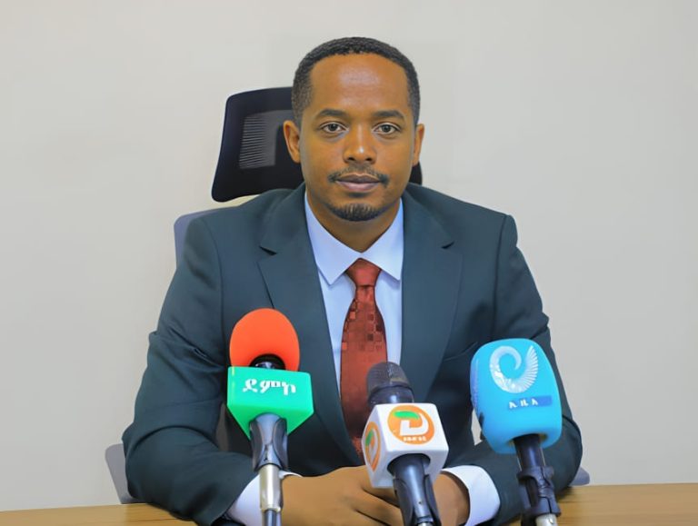 በክልሉ ባለፉት ዘጠኝ ወራት የተማሪዎች ውጤት ለማሻሻልና የመማር ማስተማር ስራውን ውጤታማ ለማድረግ ዘርፍ ብዙ ተግባራት ተከናውኗል-አቶ አልማው ዘውዴ::
