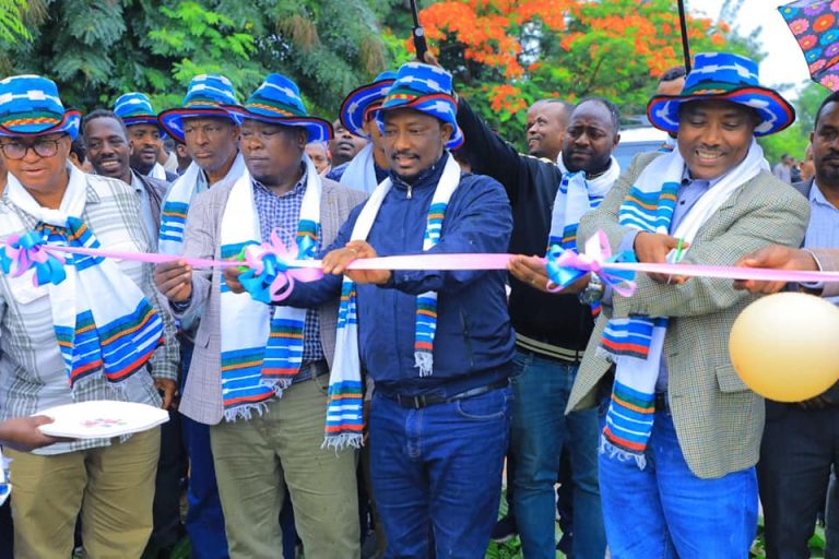 ርዕሰ መስተዳድር ዶ/ር ኢንጂነር ነጋሽ ዋጌሾ የኮይሻ- ኦሽካ ዴንቻ ጠጠር መንገድ ግንባታ መርቀው ከፈቱ።