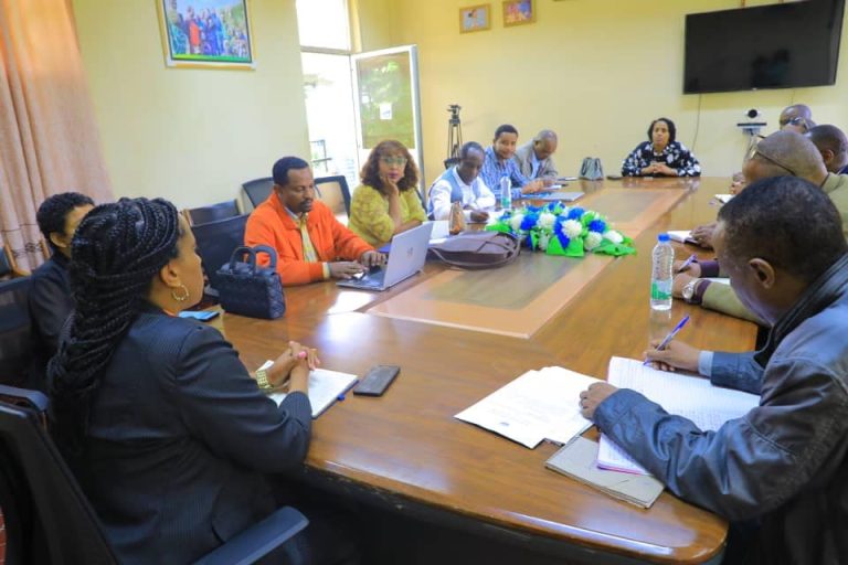 ቋሚ ኮሚቴው የ2016 በጀት ዓመት የአስፈጻሚ አካላትን ማጠቃለያ ሪፖርት እየገመገመ ይገኛል።
