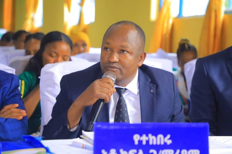 በቀረበው የአስፈጻሚ ተቋማት ሪፖርት ላይ የምክርቤት አባላት አስተያየትና ጥያቄዎችን አንስተዋል ፡፡