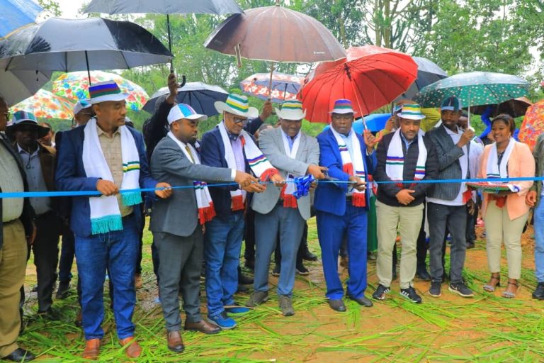 ለረዥም ዓመታት የመልካም አስተዳደር ጥያቄ የነበሩ ሁለት የድልድይ ፕሮጀክቶች ተጠናቀው ተመረቁ።