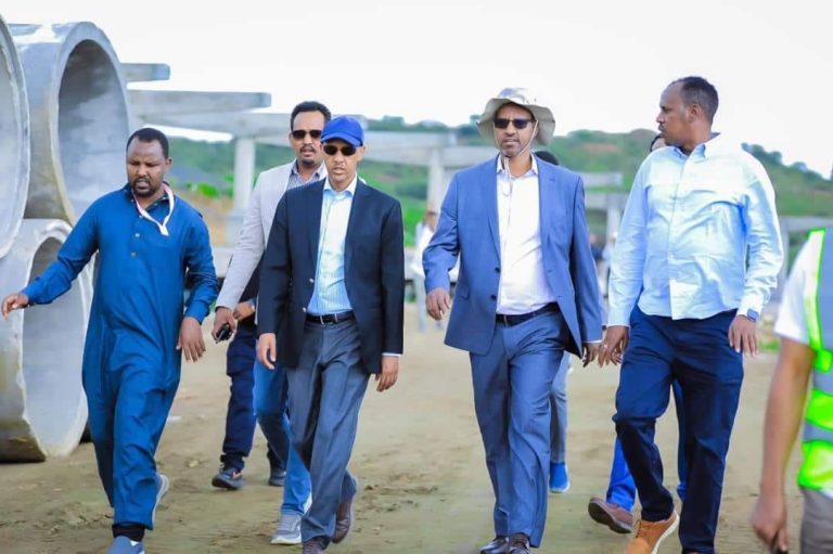አቶ አደም ፋራህ የሸቤልለይ ሪዞርትን የግንባታ ሒደት ጎበኙ