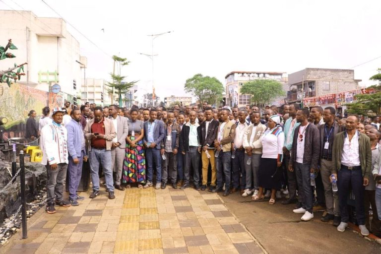 በቦንጋ ማዕከል “የህልም ጉልበት፤ለእመርታዊ ዕድገት “!በሚል መሪ ሀሳብ እየሰለጠኑ የሚገኙ የ3ኛው ዙር የብልጽግና ፓርቲ አመራሮች በቦንጋ ከተማ የተከናወኑ የልማት ስራዎችን እየጎበኙ ነው።