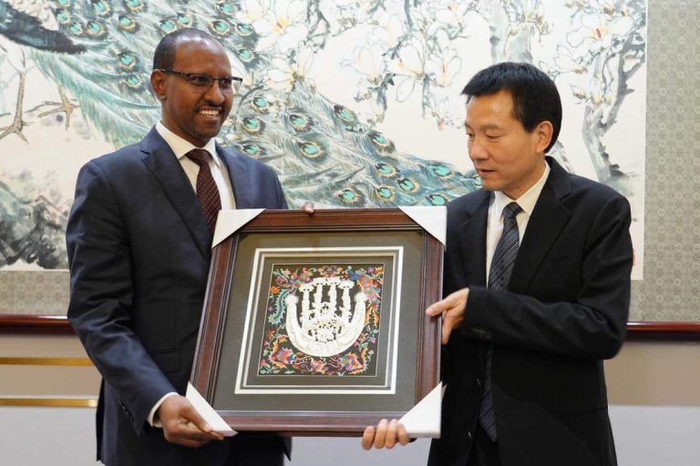 ቻይናን እየጎበኘ ያለው የኢትዮጵያ ልዑክ ከሀገሪቱ ኮሚኒስት ፓርቲ የኦርጋናይዜሽን ዲፓርትመንት ጋር የልምድ ልውውጥ ውይይት አደረገ