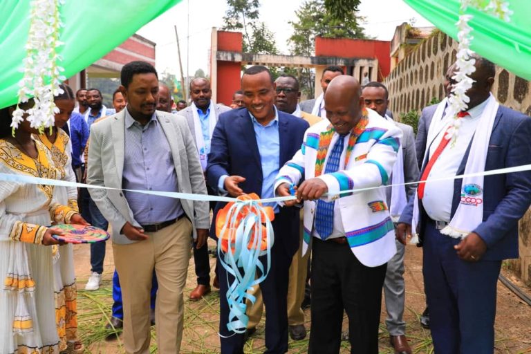 የህብረት ስራ ማህበራት እንቅስቃሴ የሚያስቃኝ የፎቶ አውደ-ርዕይ እና ኤግዚቢሽን ተከፈተ