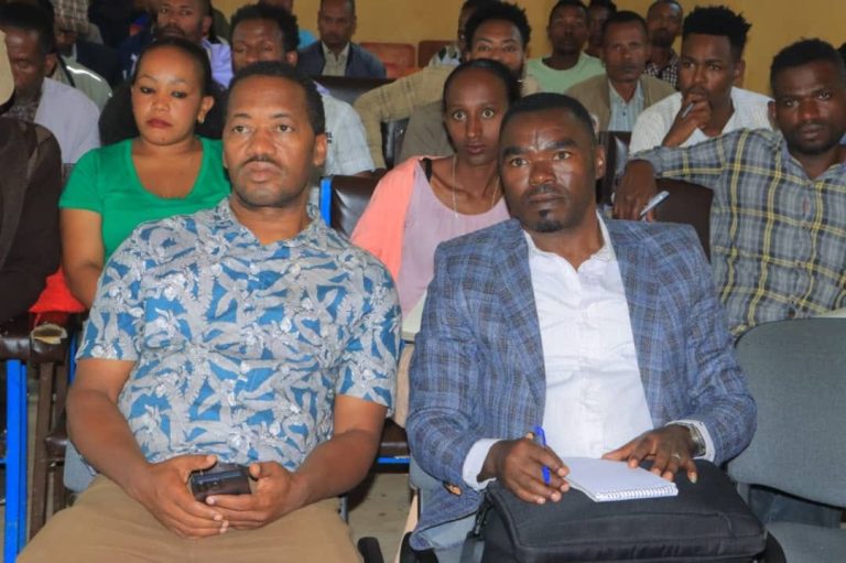 የደቡብ ምዕራብ ኢትዮጵያ ሕዝቦች ክልል ገቢዎች ቢሮ ከፌዴራል ገቢዎች ሚኒስቴር ጋር በመተባበር ለዳዉሮና ኮንታ ገቢዎች መምሪያ ለሚገኙ ባለሙያዎች ሥልጠና እየሰጠ ነዉ