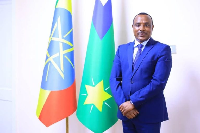 ርዕሠ መስተዳድር ዶክተር ኢንጂነር ነጋሽ ዋጌሾ የሸኮ ብሄረሰብ የዘመን መለወጫ በዓል “ቲካሸ ቤንጊ ” እንኳን አደረሳችሁ ሲሉ መልዕክት አስተላለፉ።