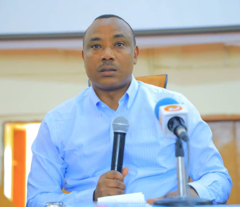 በክልሉ ለጤና ልማት ሥራዎች ትኩረት በመስጠት የሚታዩ መሠረታዊ ችግሮችን በማረም የማህበረሰቡን ጤና ማስጠበቅ ይገባናል ሲሉ ዶ/ር ነጋሽ ዋጌሾ ተናገሩ።