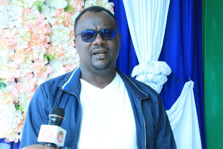 ቢሮው በክልሉ በሁሉም አከባቢዎች የማህበረሰብ መድኃኒት ቤቶችን በመክፈት የህብረተሰቡን ፍላጎት ለማሟላት እየሰራ ይገኛል።
