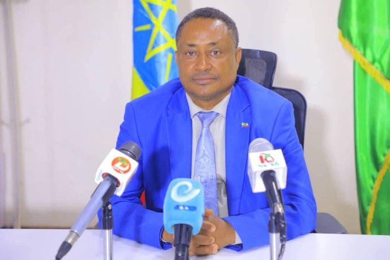 አመራሩ በአስተሳሰብ ትግልና በአርበኝነት ስሜት የህዝቡን የልማትና የመልካም አስተዳደር ጥያቄዎችን ለማሳለጥ በቁርጠኝነት መስራት አለበት፥አቶ ፍቅሬ አማን