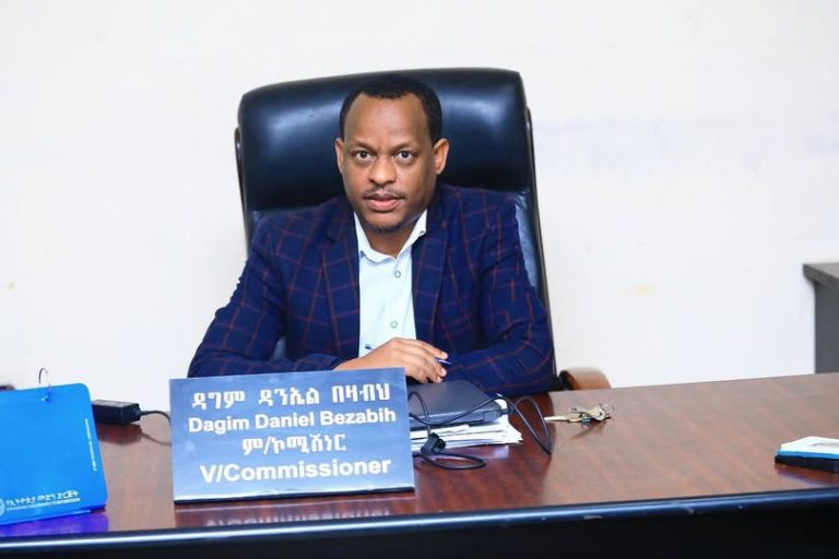 ስልጣንን ያለአግባብ በመጠቀም ጉቦ የተቀበለ አመራርን ለህግ ማቅረቡን የክልሉ ስነ ምግባርና ጸረ ሙስና ኮሚሽን ገለጸ።