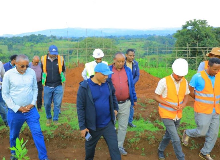 ርዕሰ መስተዳድር ዶክተር ኢንጂነር ነጋሽ ዋጌሾ በቦንጋ ከተማ እየተገነባ ያለውን የርዕሰ መስተዳድር ጽ/ቤትና የተቋማት ቢሮዎች ህንጻ ግንባታ ሂደት ያለበትን ደረጃ ተመለከቱ