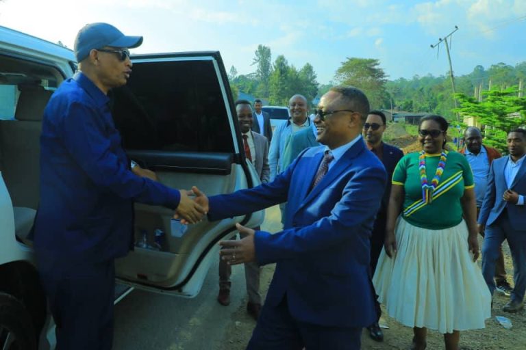 የተከበሩ አቶ አገኘሁ ተሻገር የቤንች ብሔረሰብ የዘመን መለወጫ”ቢስት ባር”በዓል ላይ ለመታደም ደቡብ ምዕራብ ኢትዮጵያ ሕዝቦች ክልል ገቡ።